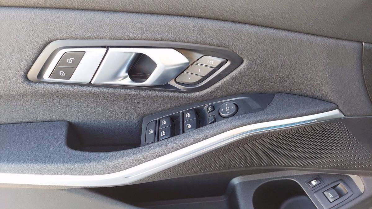 2021 BMW 3 Series - Images - 12