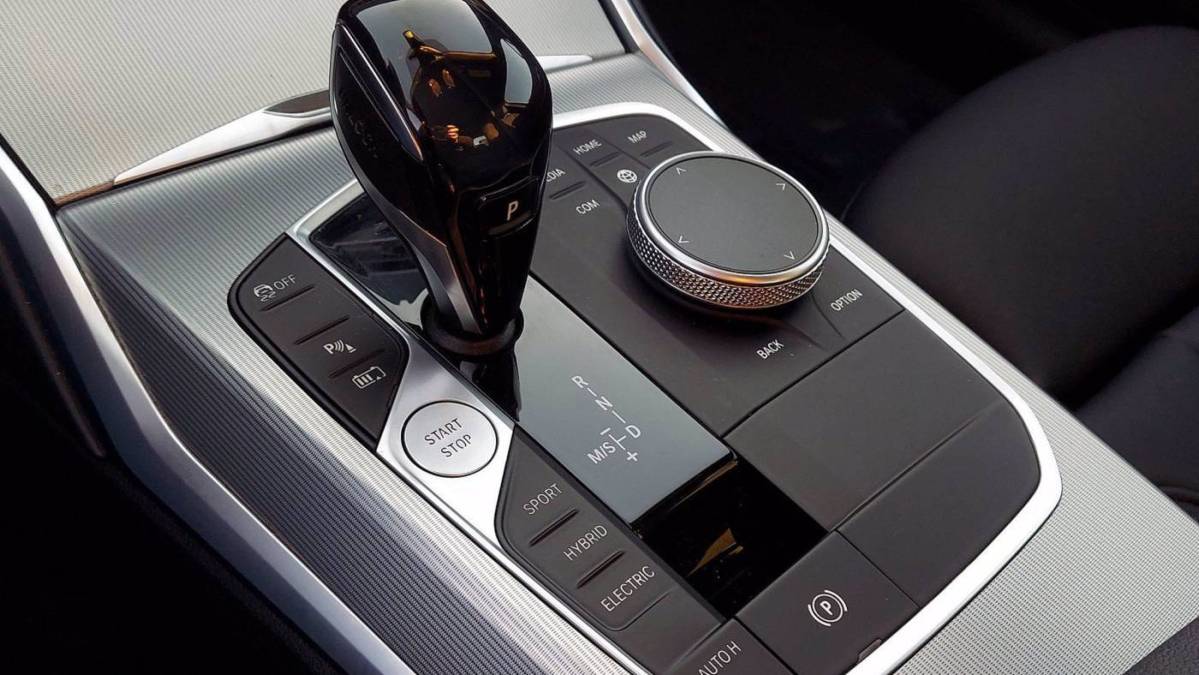 2021 BMW 3 Series - Images - 15