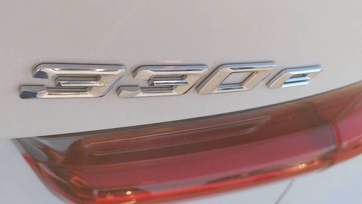 2021 BMW 3 Series - Images - 31