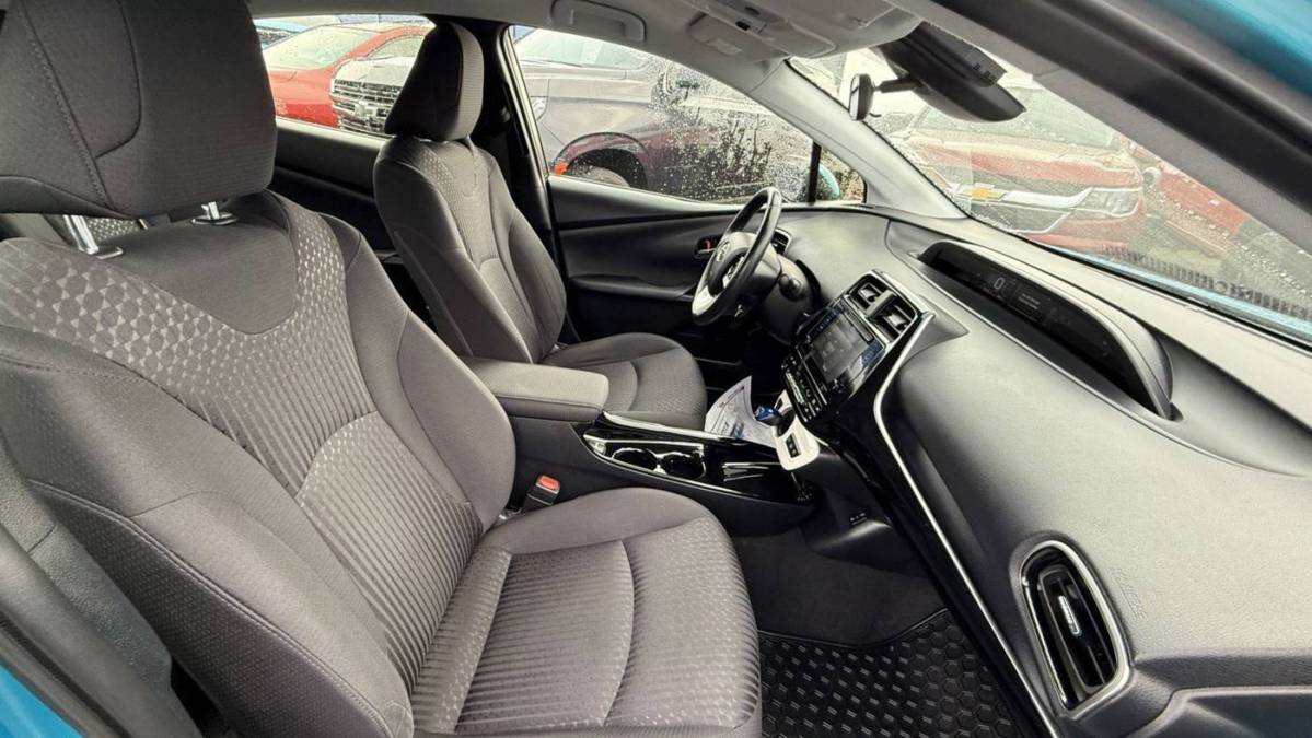 2018 Toyota Prius Prime - Images - 10