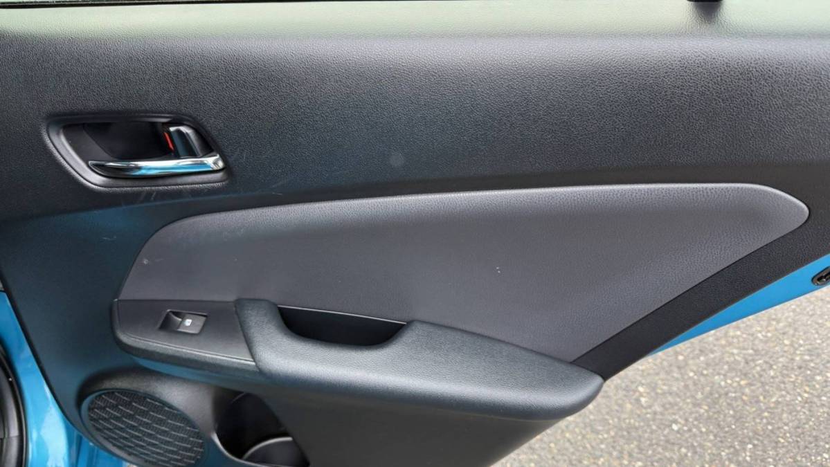 2018 Toyota Prius Prime - Images - 11