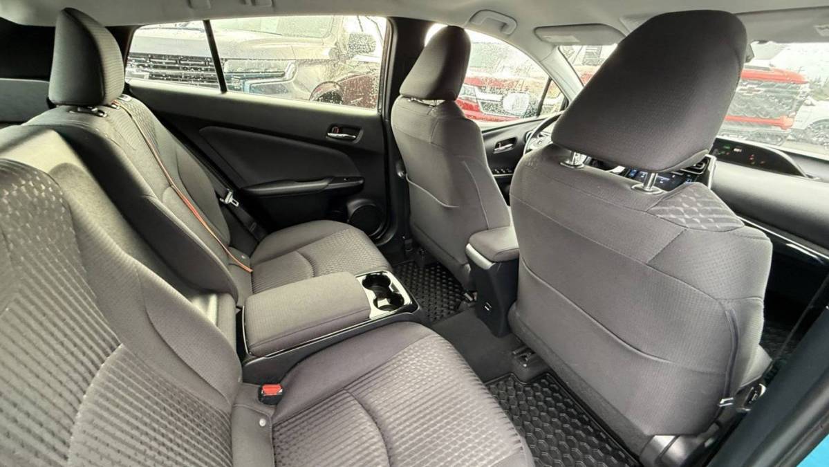 2018 Toyota Prius Prime - Images - 12