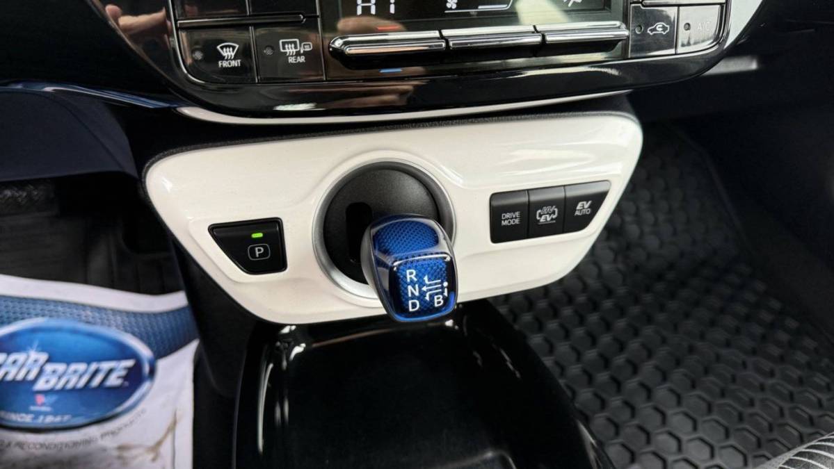 2018 Toyota Prius Prime - Images - 25