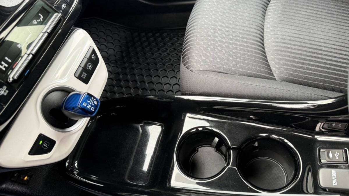 2018 Toyota Prius Prime - Images - 26