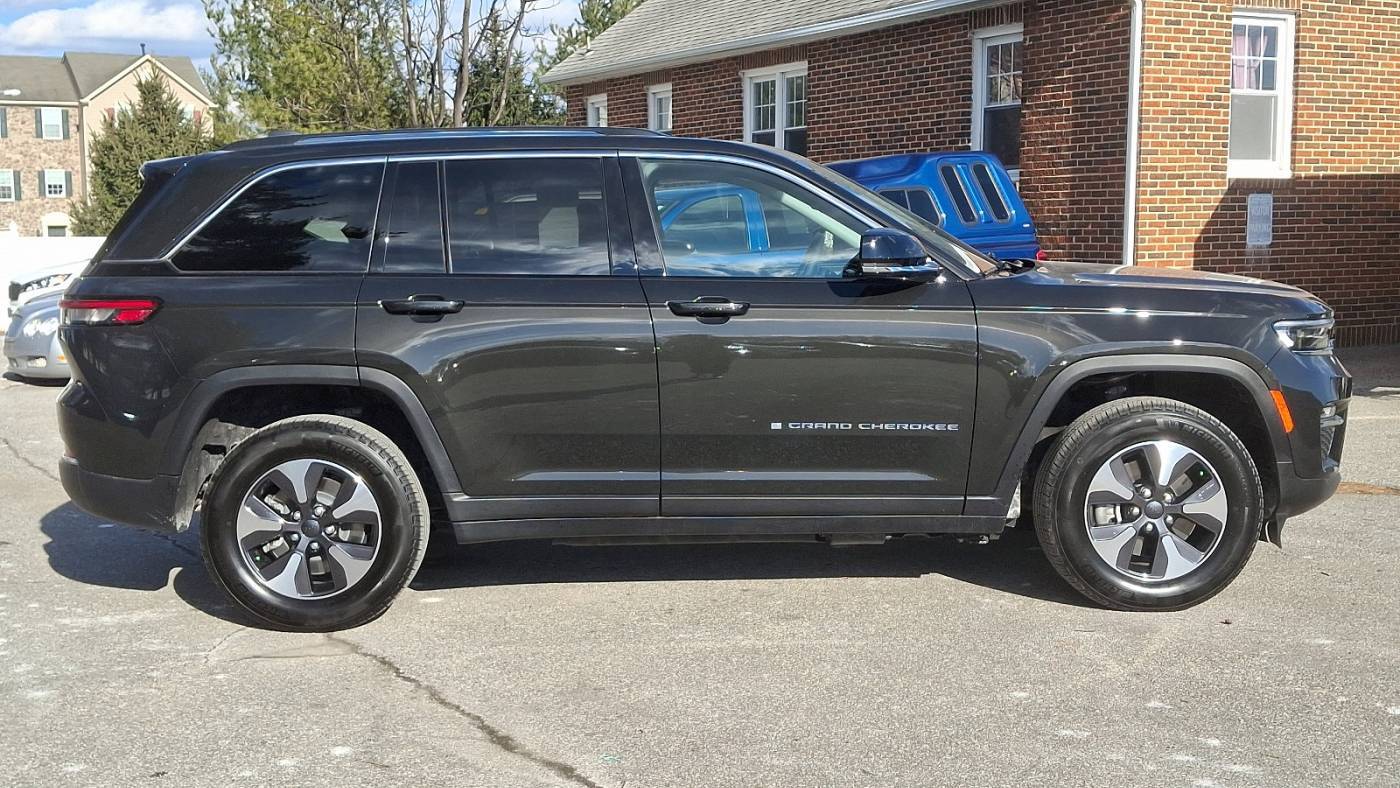 2023 Jeep Grand Cherokee 1C4RJYB6XPC664769