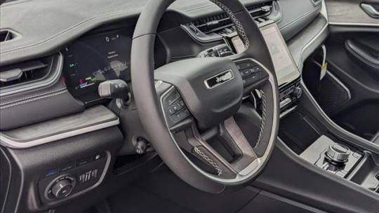 2025 Jeep Grand Cherokee 1C4RJYB60S8656546