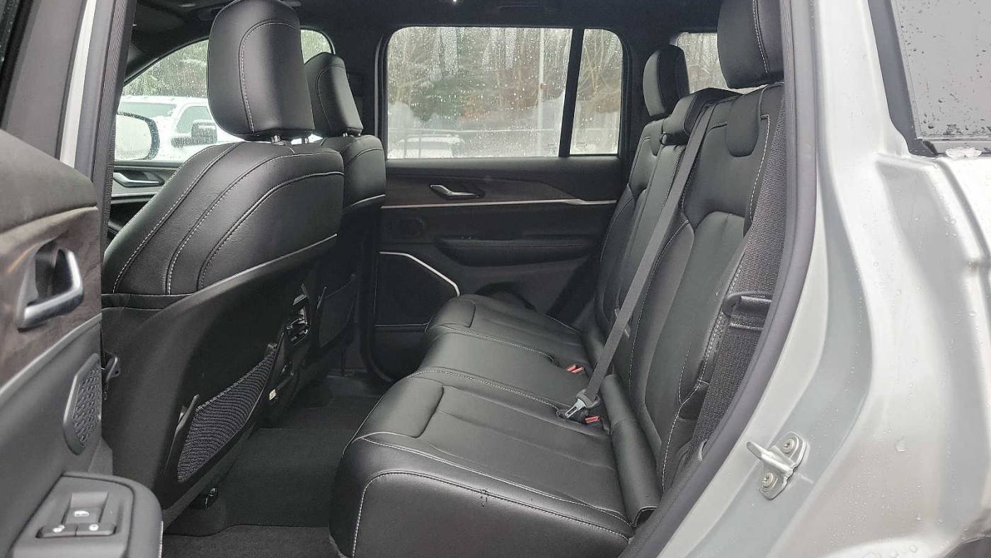2024 Jeep Grand Cherokee 1C4RJYB68RC113551