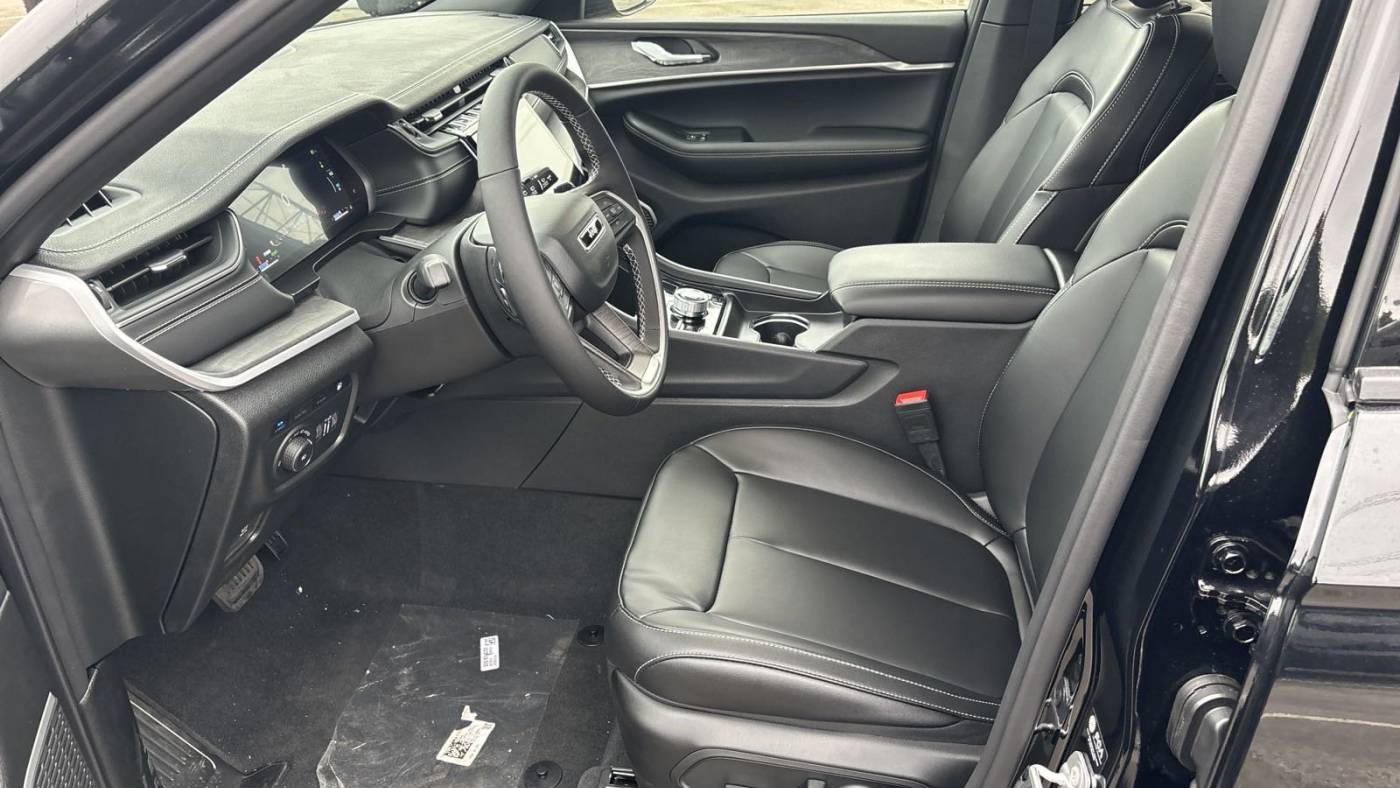 2025 Jeep Grand Cherokee 1C4RJYB6XSC273016