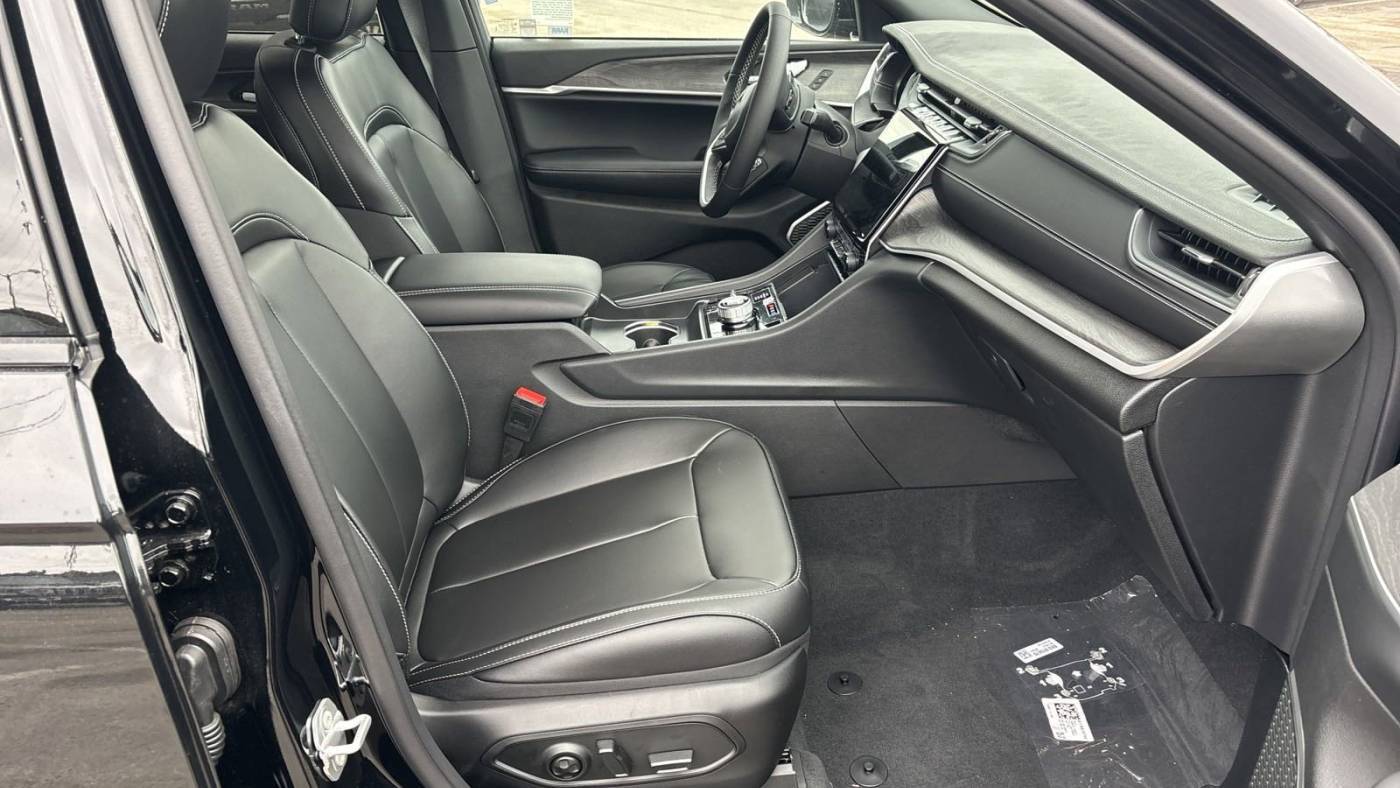 2025 Jeep Grand Cherokee 1C4RJYB6XSC273016