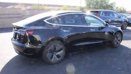 2019 Tesla Model 3 5YJ3E1EB0KF385403