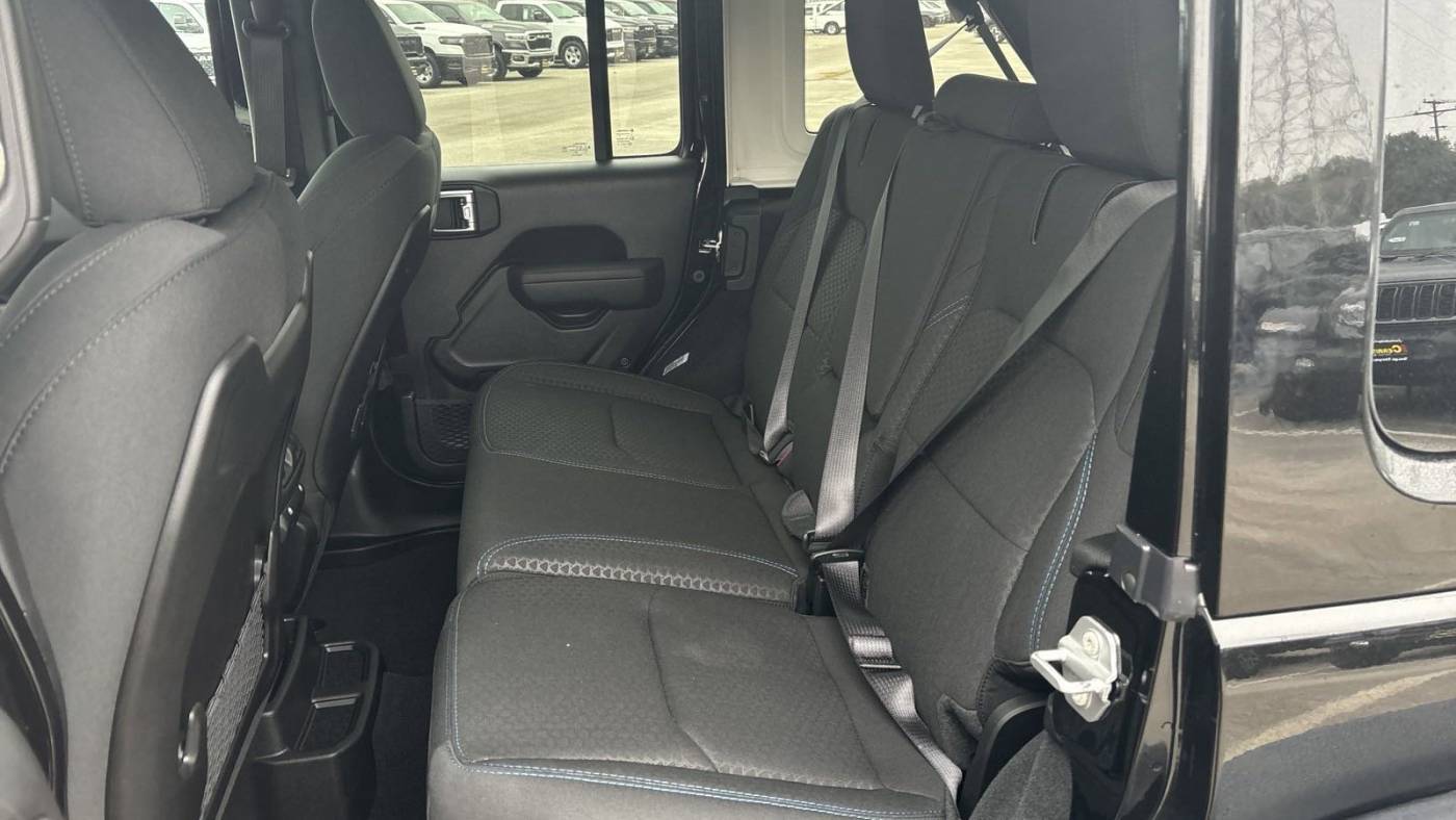 2025 Jeep Wrangler 1C4RJXR62SW519894