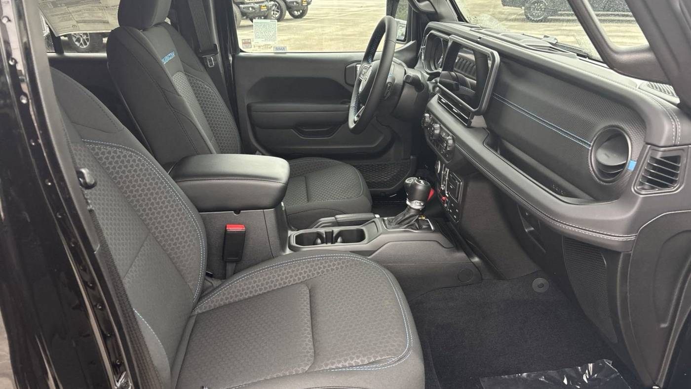2025 Jeep Wrangler 1C4RJXR62SW519894