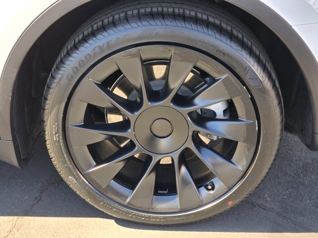 2023 Tesla Model Y 7SAYGDEE6PA076067