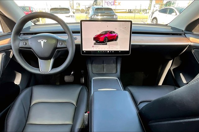 2023 Tesla Model Y 7SAYGDEEXPA208005