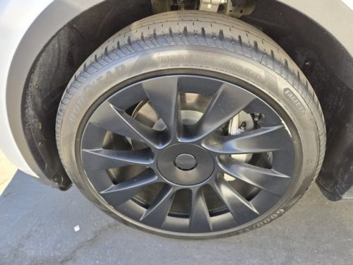 2023 Tesla Model Y 7SAYGDEE6PA076067