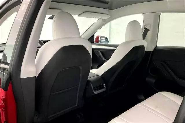 2023 Tesla Model Y 7SAYGDEE7PF752819