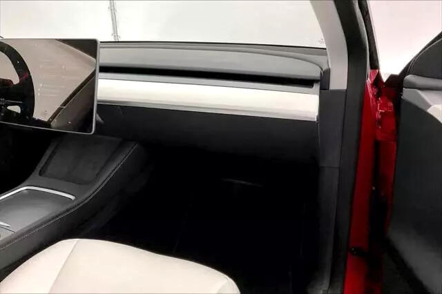 2023 Tesla Model Y 7SAYGDEE7PF752819