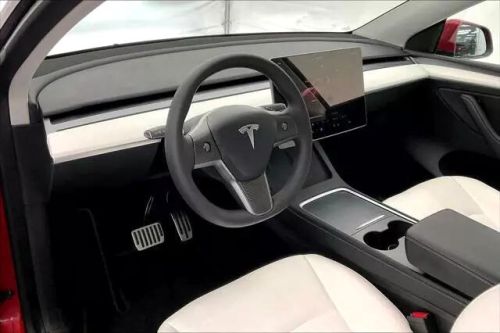 2023 Tesla Model Y 7SAYGDEE7PF752819