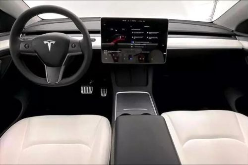 2023 Tesla Model Y 7SAYGDEE7PF752819