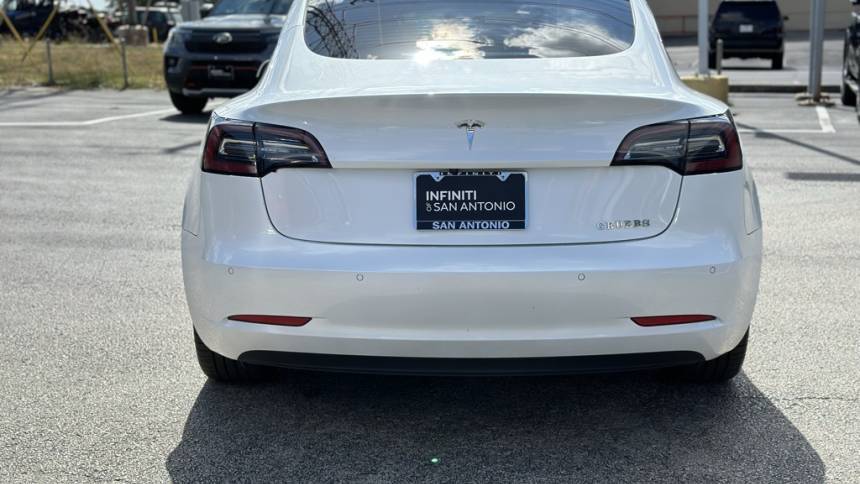 2022 Tesla Model 3 5YJ3E1EA2NF189300