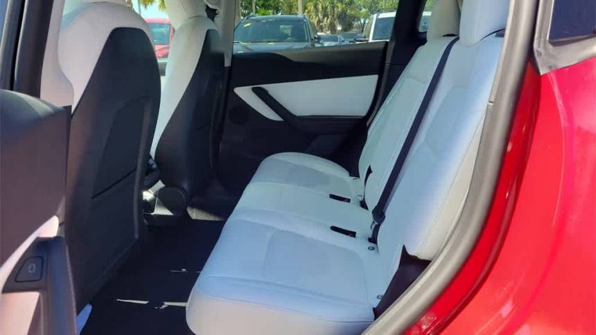 2022 Tesla Model Y 7SAYGDEF6NF459192