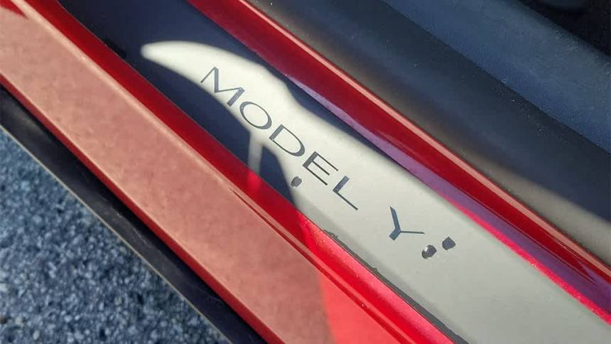 2022 Tesla Model Y 7SAYGDEF6NF459192