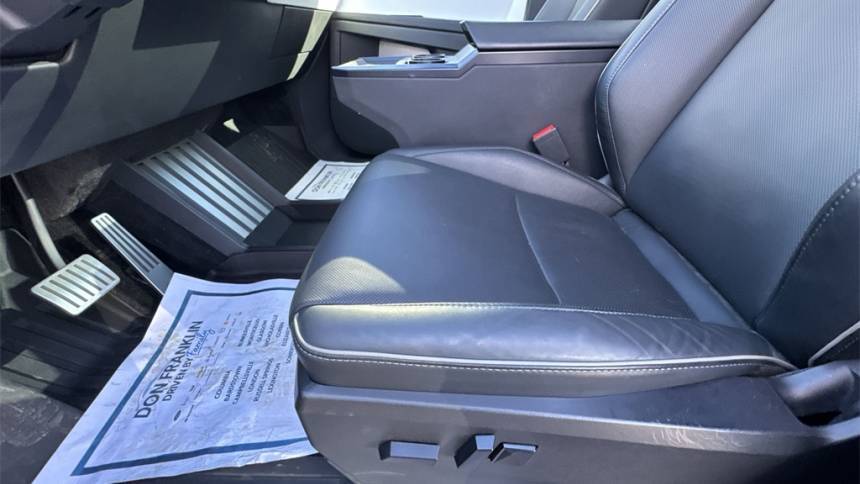 2024 Tesla Cybertruck - Images - 12