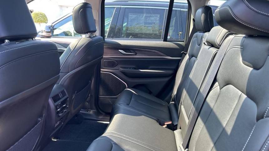 2024 Jeep Grand Cherokee 1C4RJYB67R8956868