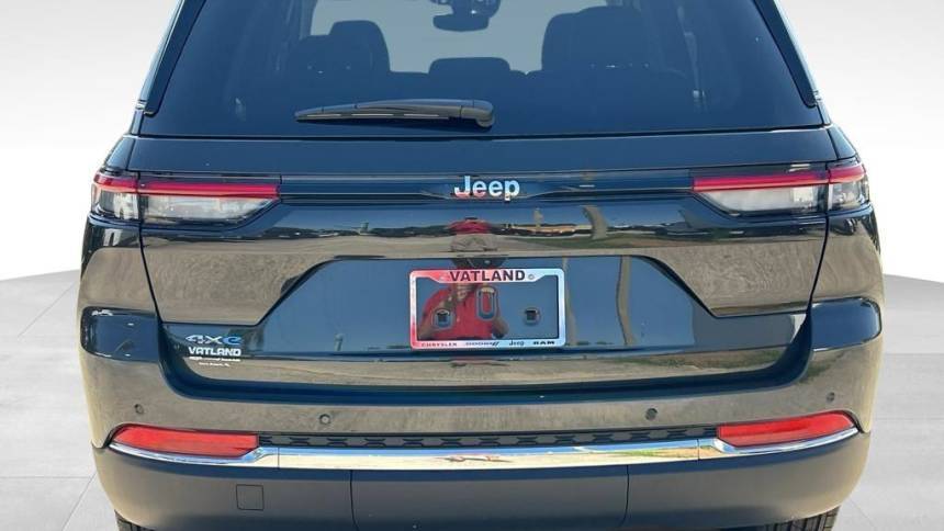 2024 Jeep Grand Cherokee 1C4RJYB67R8956868