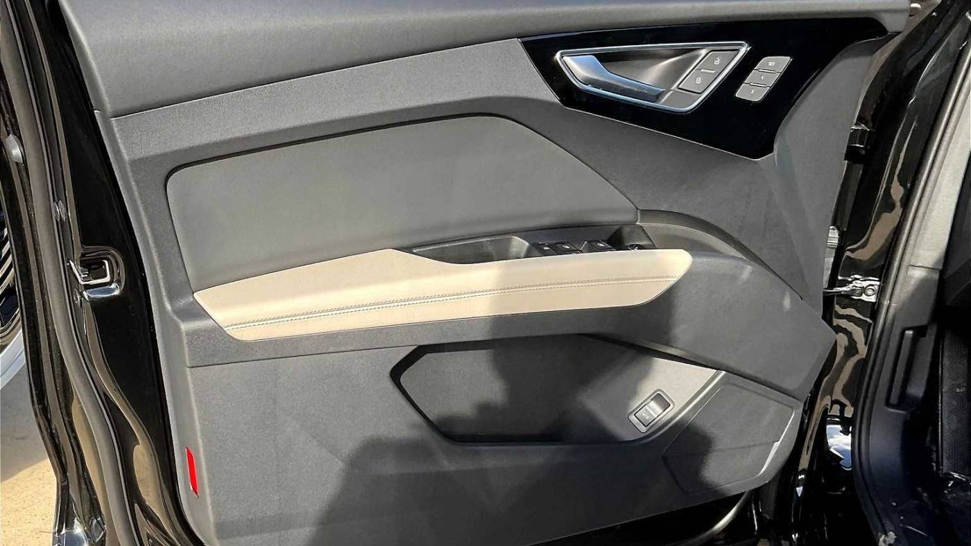 2025 Audi Q4 e-tron WA14UBFZ3SP032288