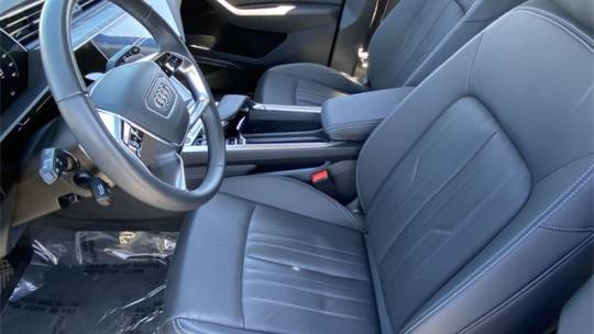 2024 Audi Q8 e-tron WA15AAGEXRB025364