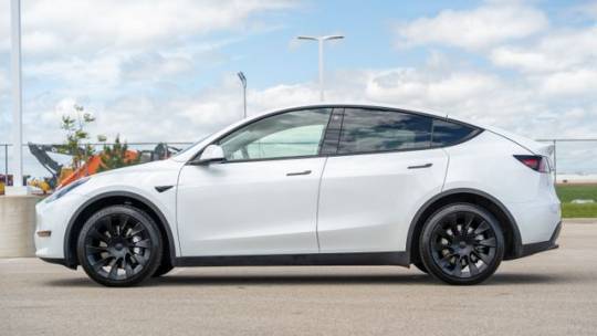 2022 Tesla Model Y 7SAYGDEE5NF399770