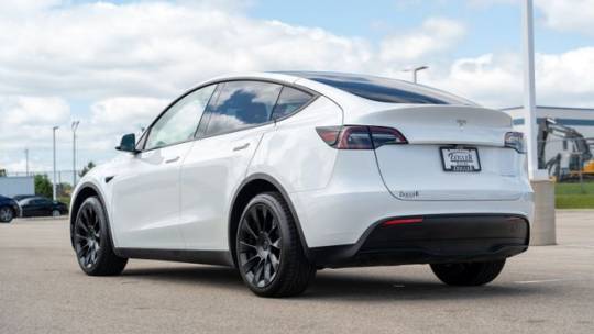 2022 Tesla Model Y 7SAYGDEE5NF399770