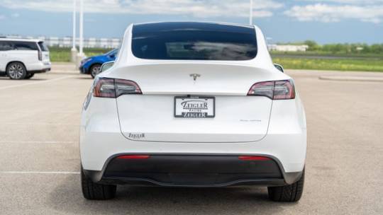 2022 Tesla Model Y 7SAYGDEE5NF399770