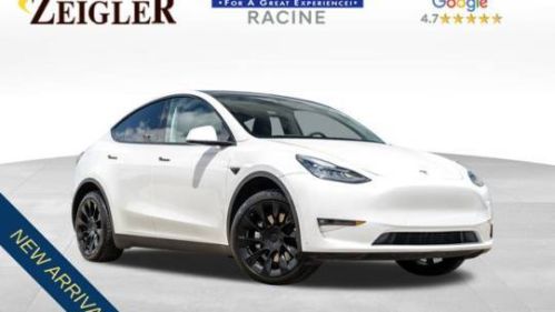 2022 Tesla Model Y 7SAYGDEE5NF399770