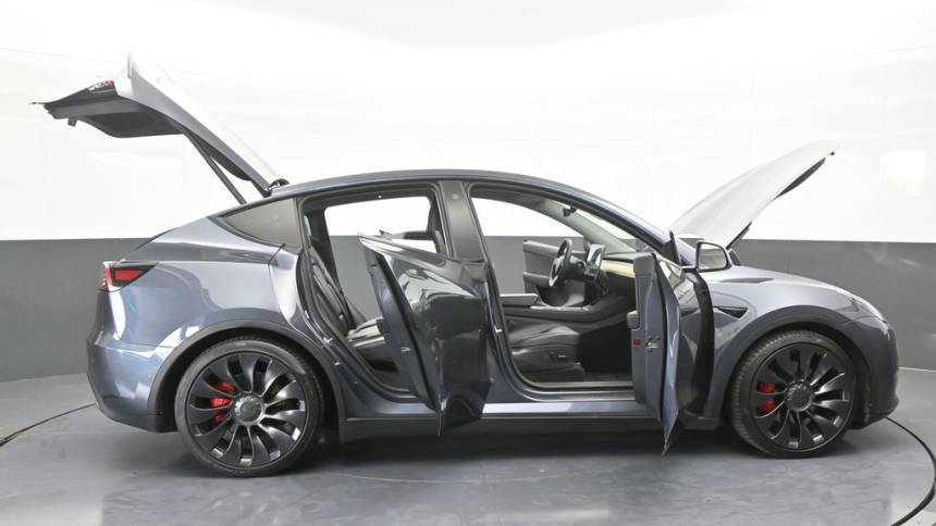 2022 Tesla Model Y 7SAYGDEF3NF380126