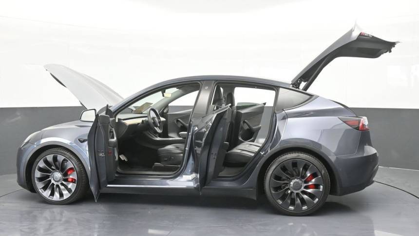 2022 Tesla Model Y 7SAYGDEF3NF380126