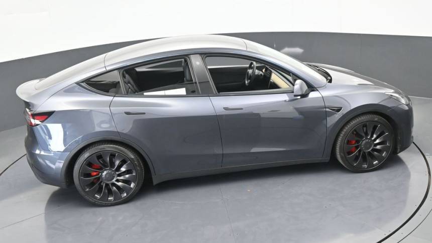 2022 Tesla Model Y 7SAYGDEF3NF380126