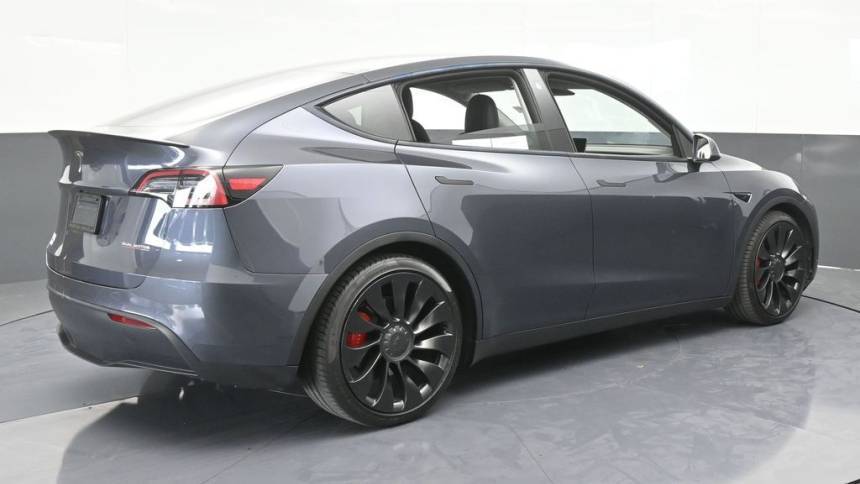 2022 Tesla Model Y 7SAYGDEF3NF380126