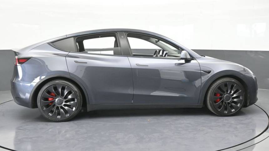 2022 Tesla Model Y 7SAYGDEF3NF380126