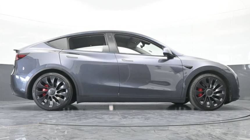 2022 Tesla Model Y 7SAYGDEF3NF380126