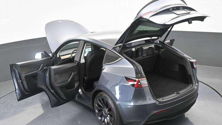 2022 Tesla Model Y 7SAYGDEF3NF380126