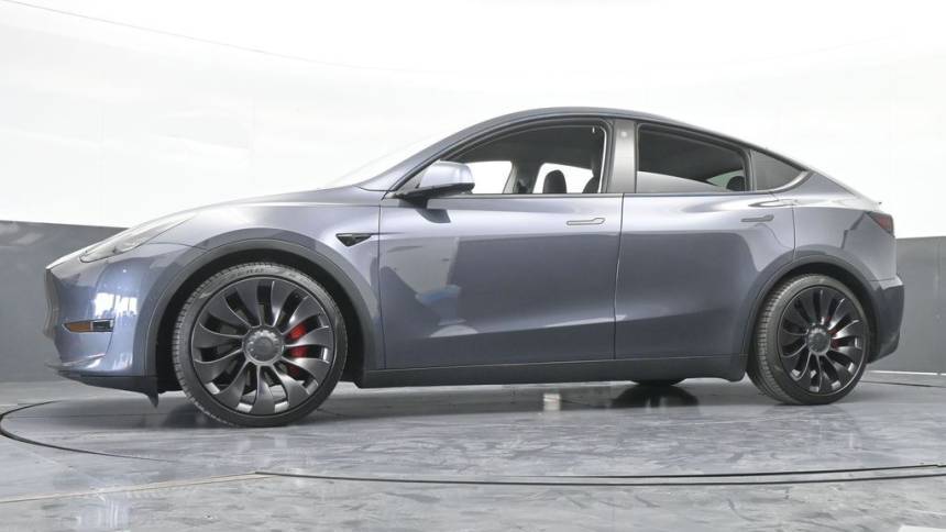 2022 Tesla Model Y 7SAYGDEF3NF380126