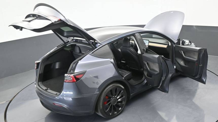 2022 Tesla Model Y 7SAYGDEF3NF380126