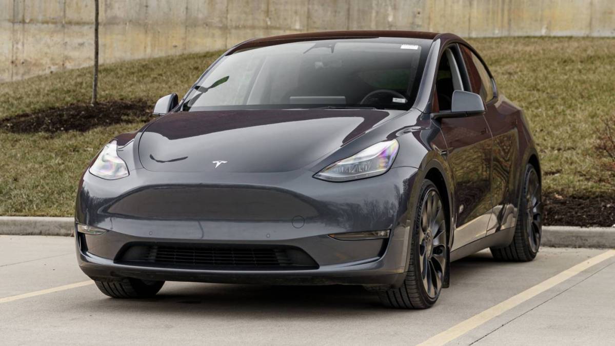 2022 Tesla Model Y 7SAYGDEF9NF514699