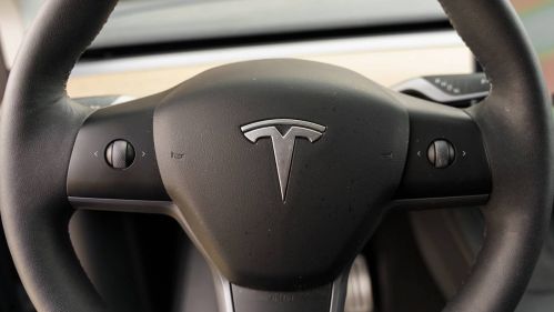 2022 Tesla Model Y 7SAYGDEF9NF514699