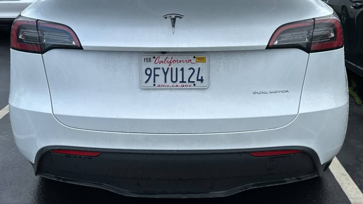 2023 Tesla Model Y 7SAYGDEE0PA071205