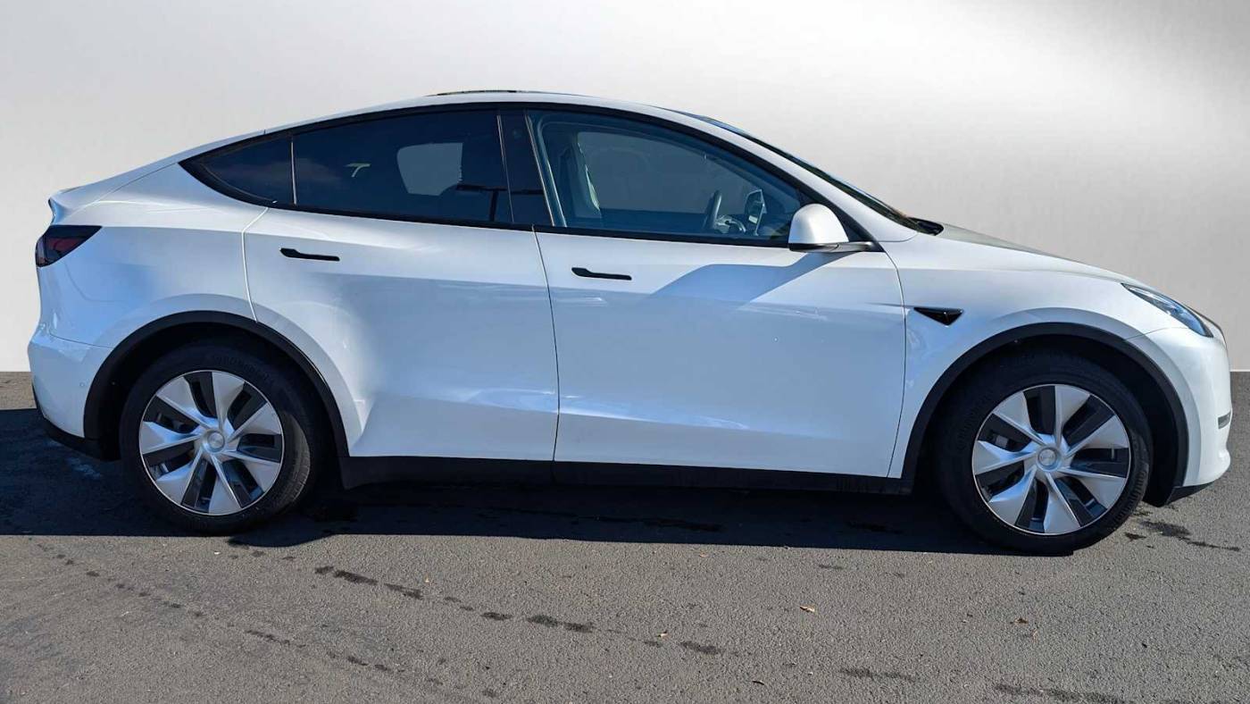 2022 Tesla Model Y 7SAYGDEE3NF444284