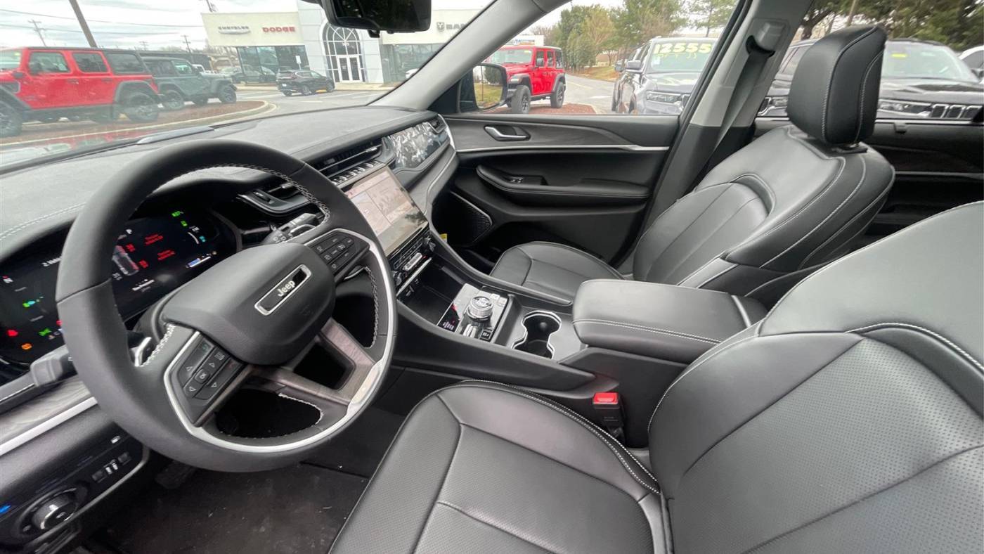 2023 Jeep Grand Cherokee 1C4RJYB6XPC650581