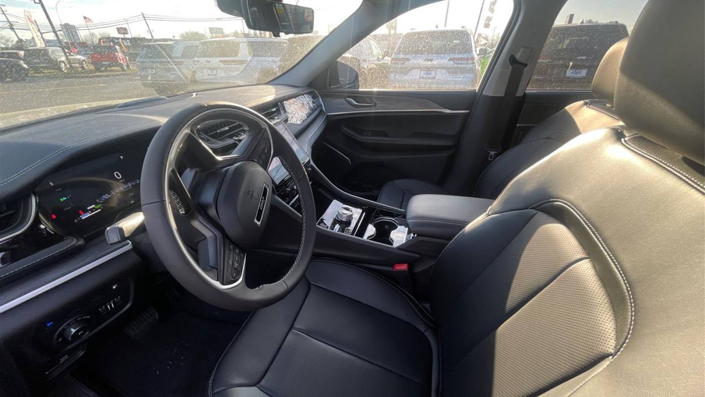 2023 Jeep Grand Cherokee 1C4RJYB68PC650580